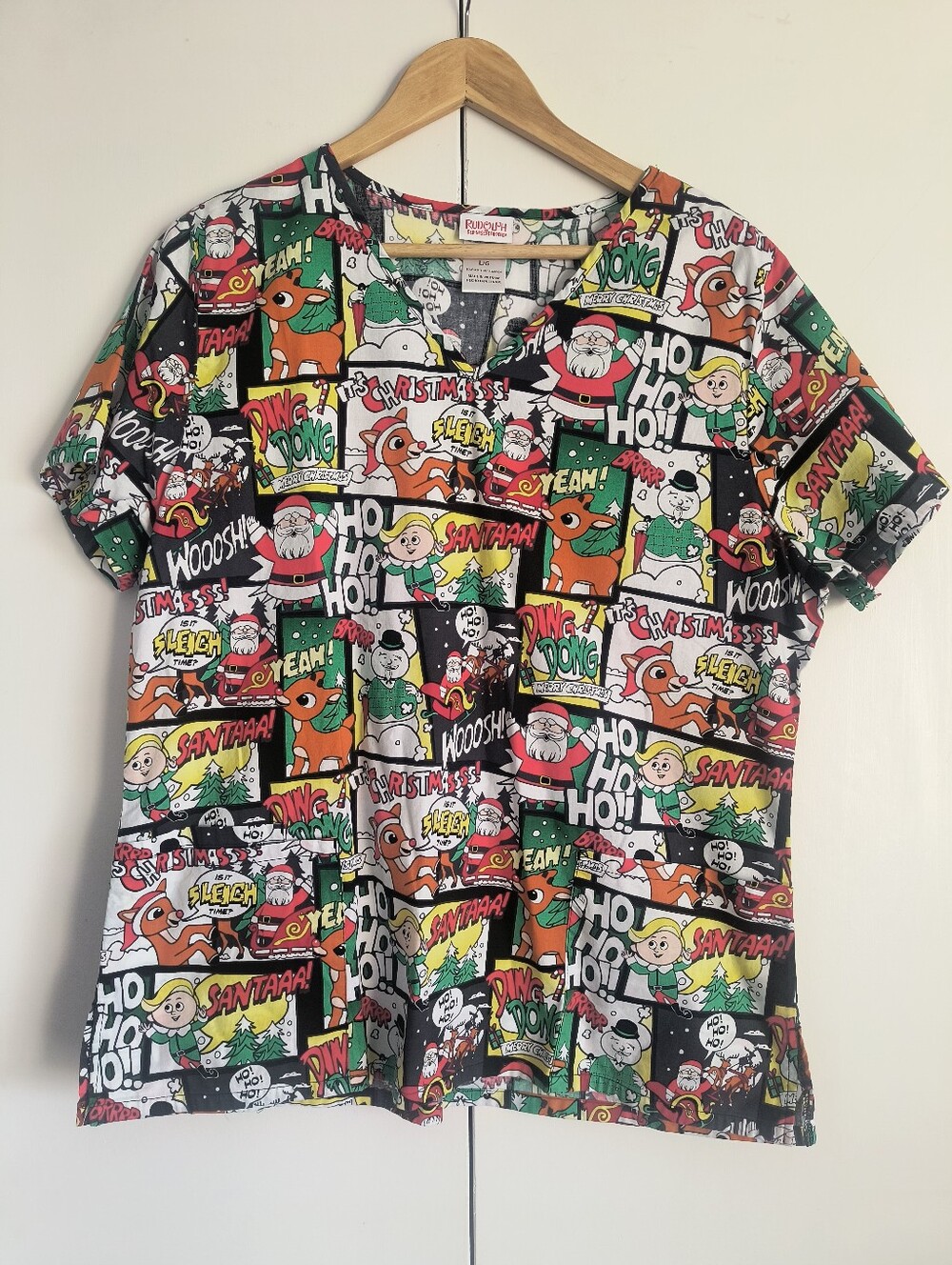 Rudolph Red Nosed Reindeer Sam Santa Retro Scrubs Medical Top L Christmas